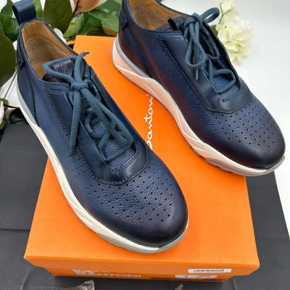 Men’s Santoni leather lace up sneakers size 7.5 made in Italy.